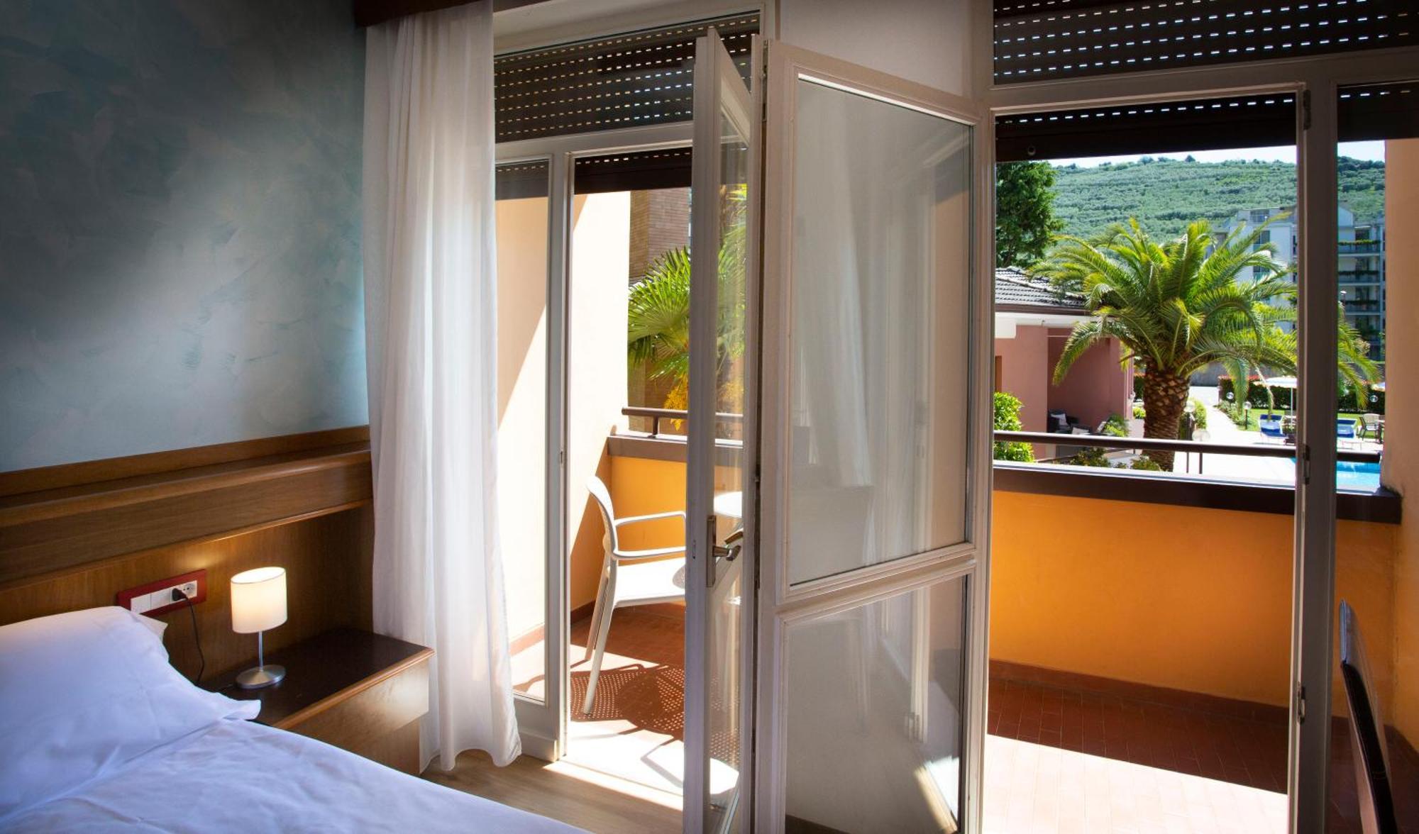 Sunlake Hotel Riva del Garda Extérieur photo