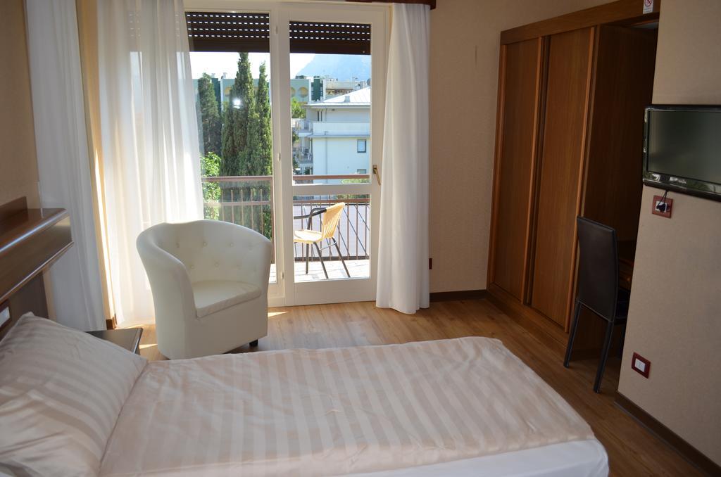 Sunlake Hotel Riva del Garda Extérieur photo